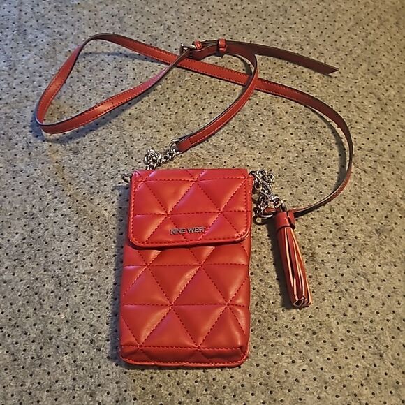 Nine West Springy Quilted Faux Leather Cell Phone Holder Purse - Picture 1 of 7